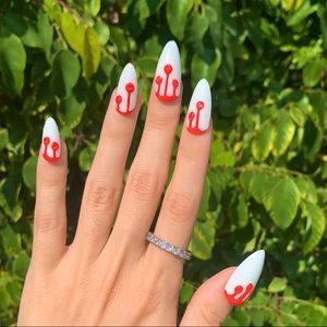 Bloody drip🩸🤍❤️ Press On Nails, RING INCLUDED‼️